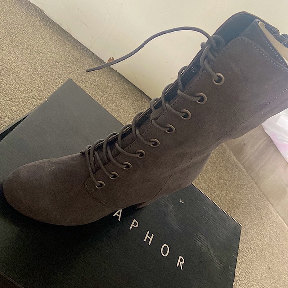 Metaphor heeled boots - Picture 2 of 5